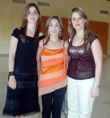 Gaby Zarra, Ana Cris Aranda y Ale Zarra.