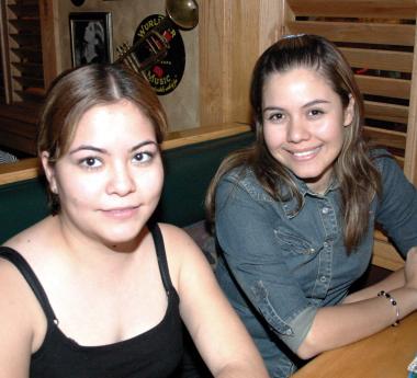 Edith Quiñones y Bety Reyes Ulloa.