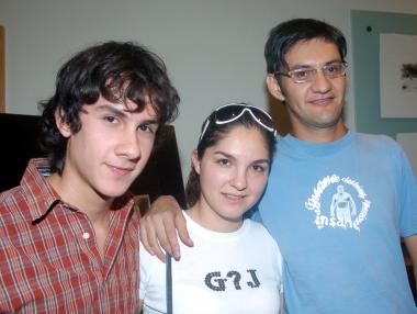 Armando Aragón, Grethel Romo y Elías Agüero.