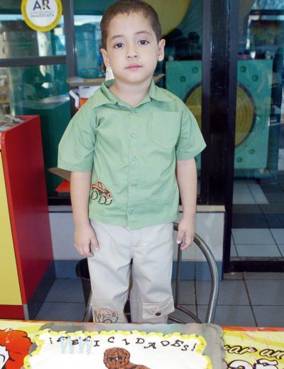 09 de octubre 2005
Johan Gerardo Dávila reyna celebró su cuarto cumpleaños, con una fiesta infantil hace unos días