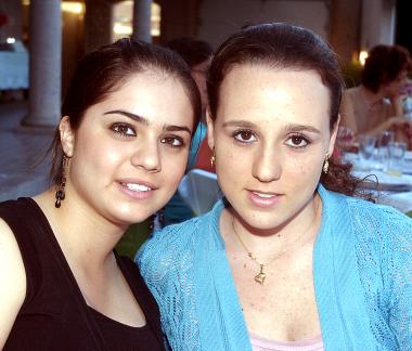 Ana Viesca y Valeria Córdova.