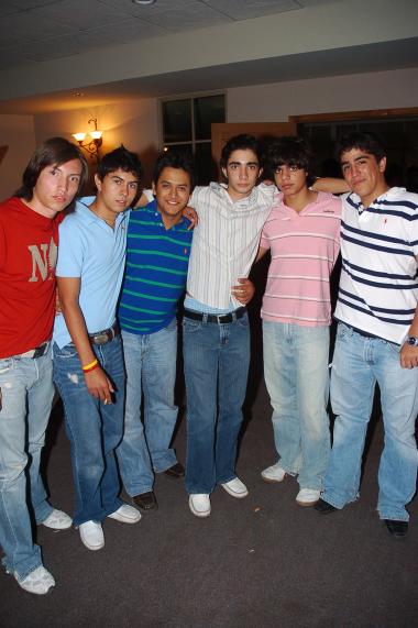 Gerardo, Pollet, Alejandro, Agustín, Nayo y Ternu.