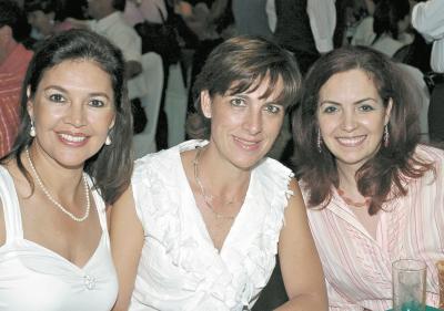 Coco Rentería, Joan Murra y Perla de Herrera.