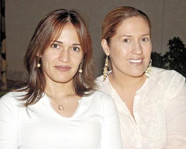 Nely Meléndez de López Willy y Marcela Palacios.