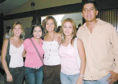 Kiara Carreón Nadia ,Barbachano, Diana Rivera, Diana Chávez y Rafa Ríos.