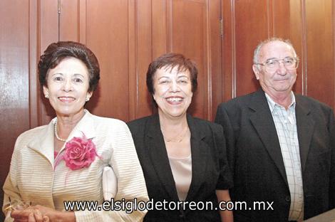 Lucía Wolf de Fayad, María Elena de Ducoulombier y Marcelo Ducoulombier