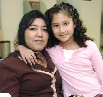 Myrna y Brenda Balderas viajaron a California.