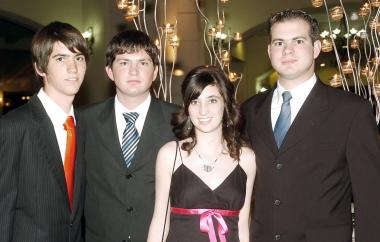 David, Mauricio, Irma y Ernesto Santoscoy.