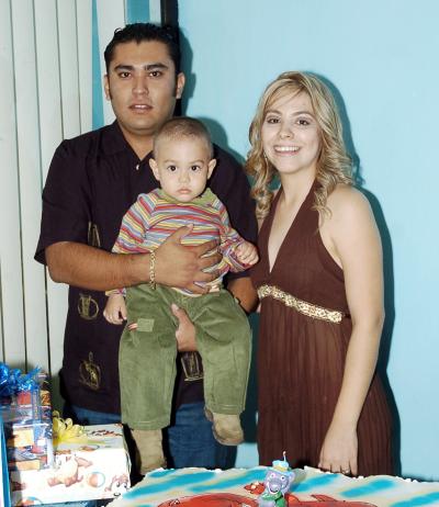 22 de octubre 2005
Emilio Alfonso Saláis Rodríguez fue festejado con un convivio por sus papás, Alfonso Saláis y Sandra de Saláis, con motivo de su primer año de vida.