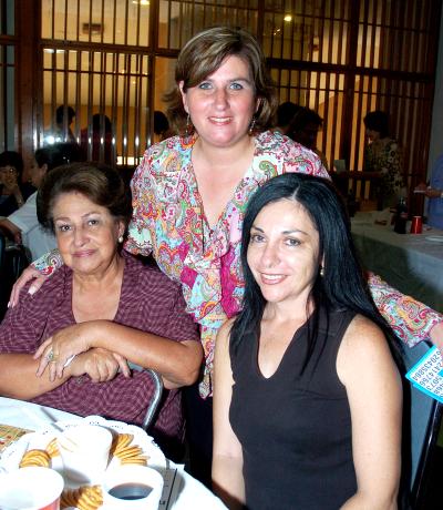 Dora Jaik de Juárez, Sara de Juárez y Dely Calleja