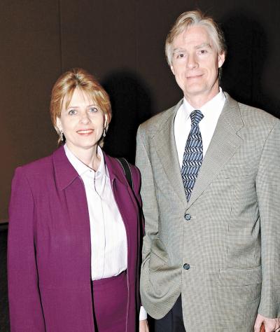 María Luisa Estrada de Vélez y Juan Francisco Vélez Sierra.