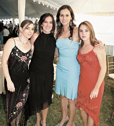 Susy Garza, Ana Cristina de la peña, Luly Colores y Sofía Garza.