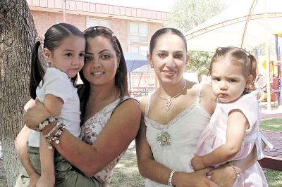 Fabiola Ibarra, Paulina Santillán, Claudia Serna y Deborah Medromo.