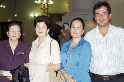 Martha T. de Gurza, Leticia de Díaz Ceballos, Ana García de Díaz Ceballos y Ángel Díaz Ceballos Torre.