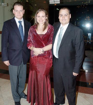 27 de octubre de 2005
Alfonso Balbuena, Érika Balbuena y Eduardo de la Peña.