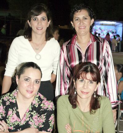 Antonieta Núñez, Rebeca Frías, Conchis Bredeé y Mayra Salas.