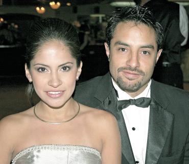 Lilia Reyes y Alejandro Tavera, en pasado festejo.