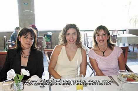 Carmen de Esparza, Gaby González y Cecilia de Madariaga