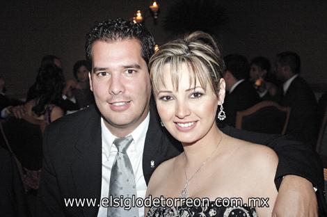 Rolando González Garza y Wendy Loya de González