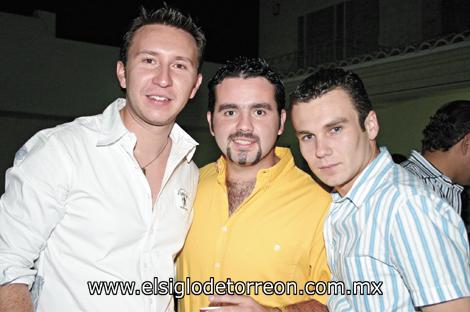 Los festejados Alejandro Vázquez, Juan Carlos Lozano y José Ramón Algara