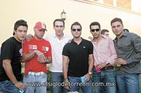 Alejandro Ríos, Adrián Ortiz, Lalo Gómez, Eduardo Olivares, José Antonio Flores y Esteban Marcos