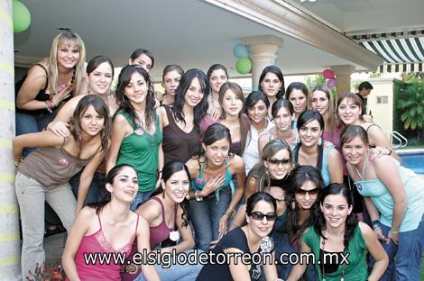 Regina Ortiz, María Angélica Amarante, Dora Flores, Barby Gurza, Celina Cepeda, Mónica González, Sofía Acosta, Ana Caro Madero, Eva Gurza, Sofía Grageda, Johanna Miñarro, Gaby Rodríguez, Lulú Macías, Ángela Navarro, Laura Jaik, Gaby Robles, Claudia Peña, Anita Echávez, Karla Martínez, Marcela Martínez y María Elvira Garza