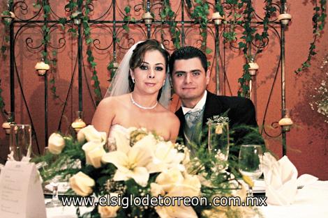 ENAMORADOS Y FELICES Covadonga Lorena Ávila del Moral y Ricardo Aguiñaga Padilla