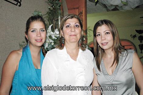 Blanca Álvarez Garza, Blanca Garza de Álvarez y Alejandra Álvarez Garza