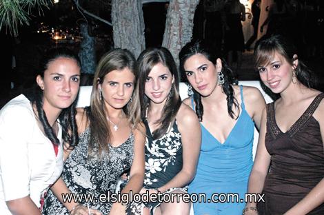 Paola Zarzar, Diana Zarzar, Andrea Hernández, Anabel González y Erika Gutiérrez