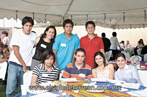 Carlos Salas, Ángela Anchondo, Héctor Cobos, Felix Echeverría, Pavel Alarcón, Leonardo Medina, Karla y Paola Valdés