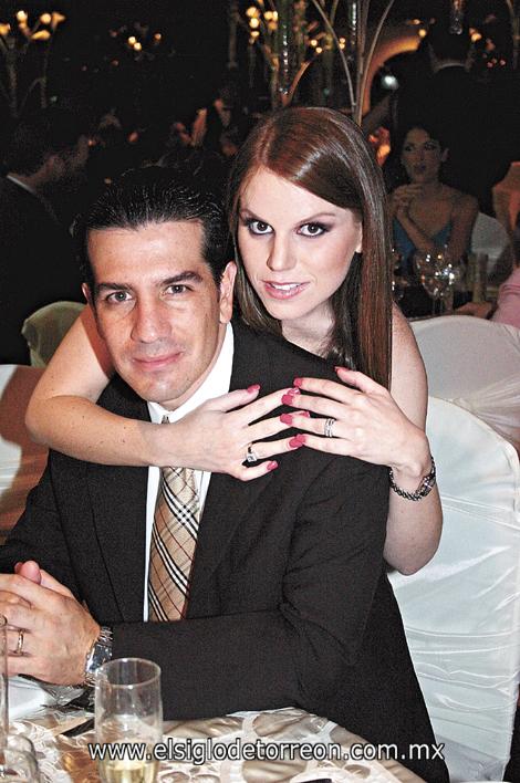 Omar Álvarez y Lupita Estrada de Álvarez