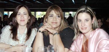 Gabriela de Llorens, Mayra de Muñoz y Karina de Dueñes.