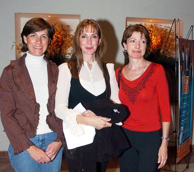 Joann Murra, Rosario y Camena González Lamberta.