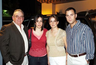 José Ignacio Martínez Tricio, Marcela Martínez, Velia Martínez y Alejandro Yarza.