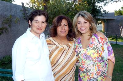 Lourdes Téllez de López, Laura Torres de Márquez y Brenda Noriega de Necochea.