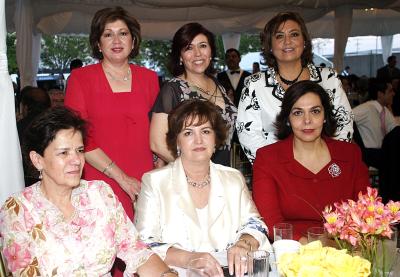 Lupita de Murra, Maru de Kort, Velina de Murra, Maricruz J. de Lechuga, Cristina de Morales y Bertha Martínez de Madero.