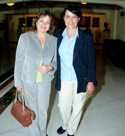 Mariví Villalobos y Julia Meléndez.