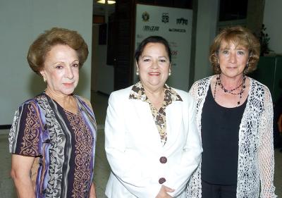 Norma Tostado, Ana Laura de Torres y Consuelo de Arias.