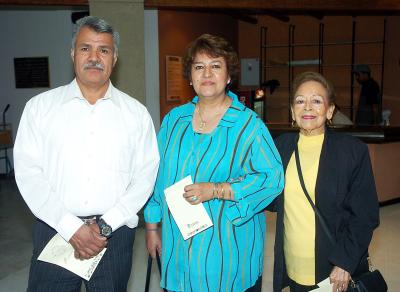 Rafael Gaona, Lidia Valtierra y Lorena Moncada.