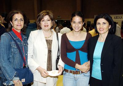 Rocío de Yacamán, Guadalupe de Murra, Daniela Díaz de León Rebollo y Nena de Díaz de León.