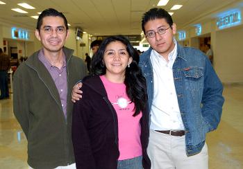 Gabino Díaz, Gabriela Solís y Víctor Menéndez viajaron a Mérida..