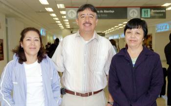 Blanca Chong y Alfredo Morales viajaron a Yucatán, los despidió Emy Amador.