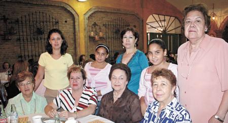 Elena Veyán  de González, Rosalinda Romo, Angélica de Villarreal, Luisianna Villarreal, Lucero Villarreal, Soledad de Santiago, Marisela, María Esther y María Teresa Orozco.