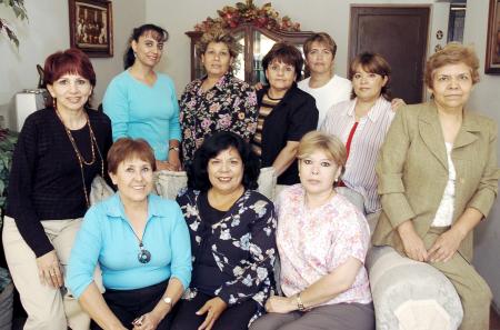 Laura de Flores, Sada de Valdez, Coco Adame, Lucy de Romo, Marián de González, Rosy de Orozco, Paty de Pérez, Lily de González, Lupita de Herrera y Rosy Muela.