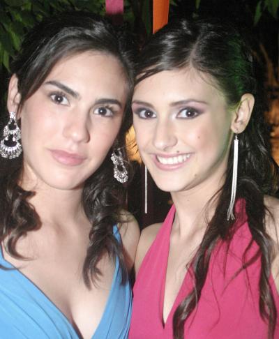 Andrea Hernández y Gaby Treviño.