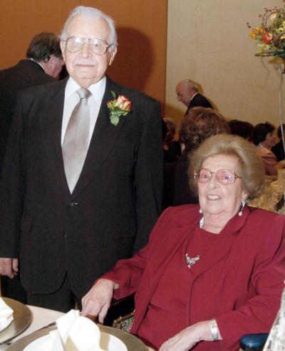 Don Braulio Fernández Aguirre y Lucía de Fernández.