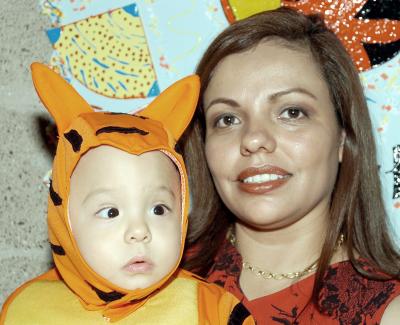 Rubén Alcántara Rodríguez fue festejado por su mamá, Josefina Rodríguez de Alcántara, con motivo de su primer año de vida