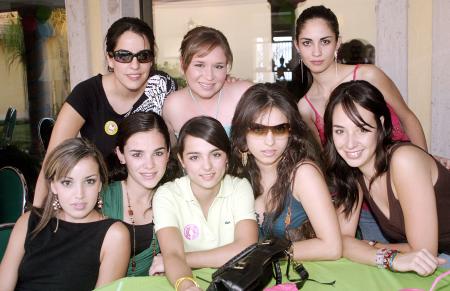 Marcela Martínez, Ángela Navarro, Laura Jaik, Ana Echávez, María Elvira Garza, Bárbara Gurza, Karla Martínez y Mónica González.