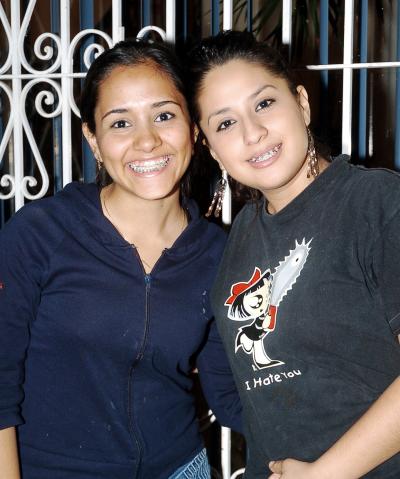 Diana Rosales y Annie Jaime.