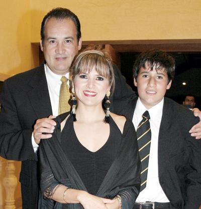 Eduardo Borrego, Mara de Borrego y Eduardo Borrego Jr.